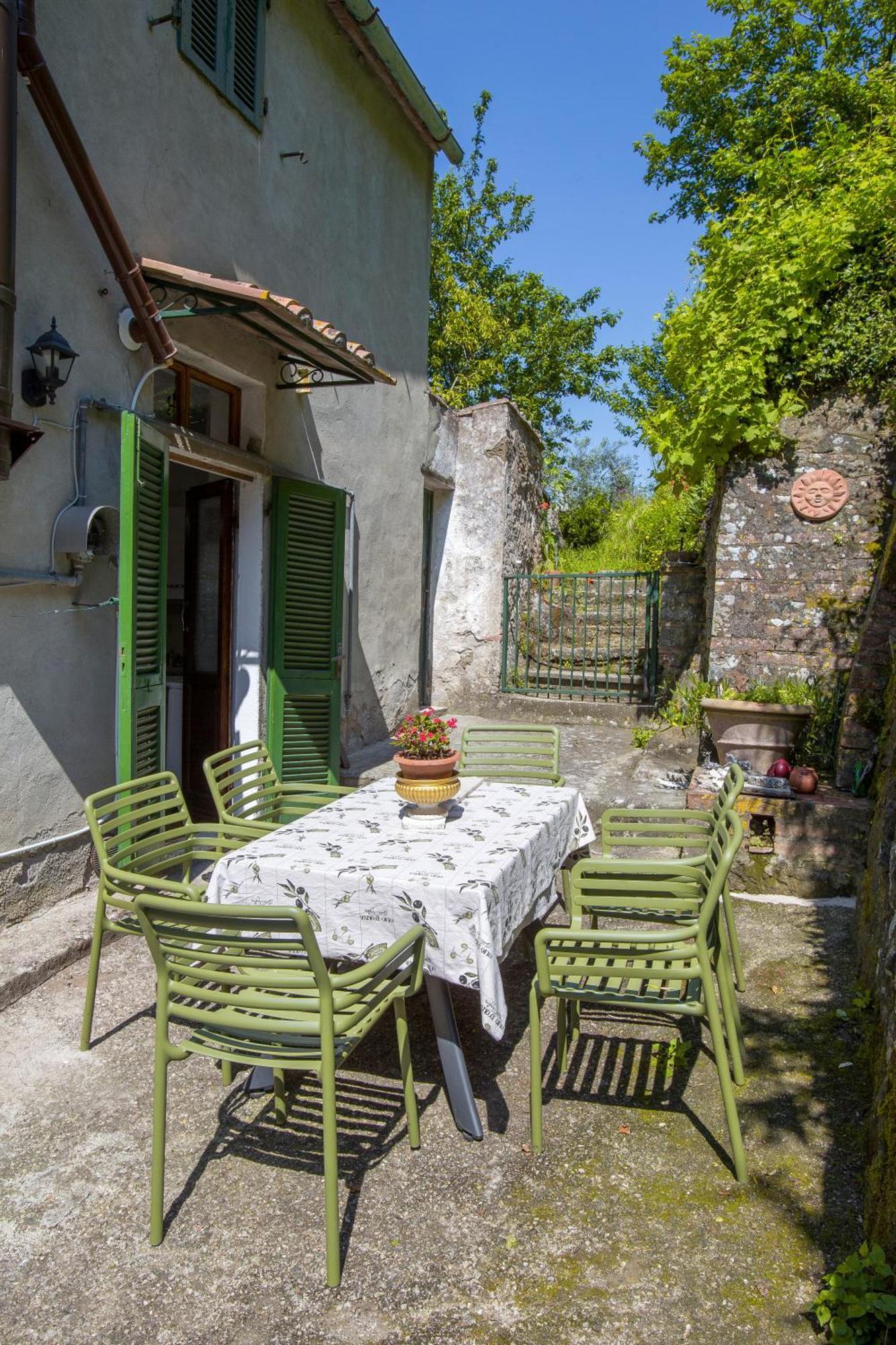 Апартаменти Casina Orione Монтекатіні-Валь-ді-Чечина Екстер'єр фото